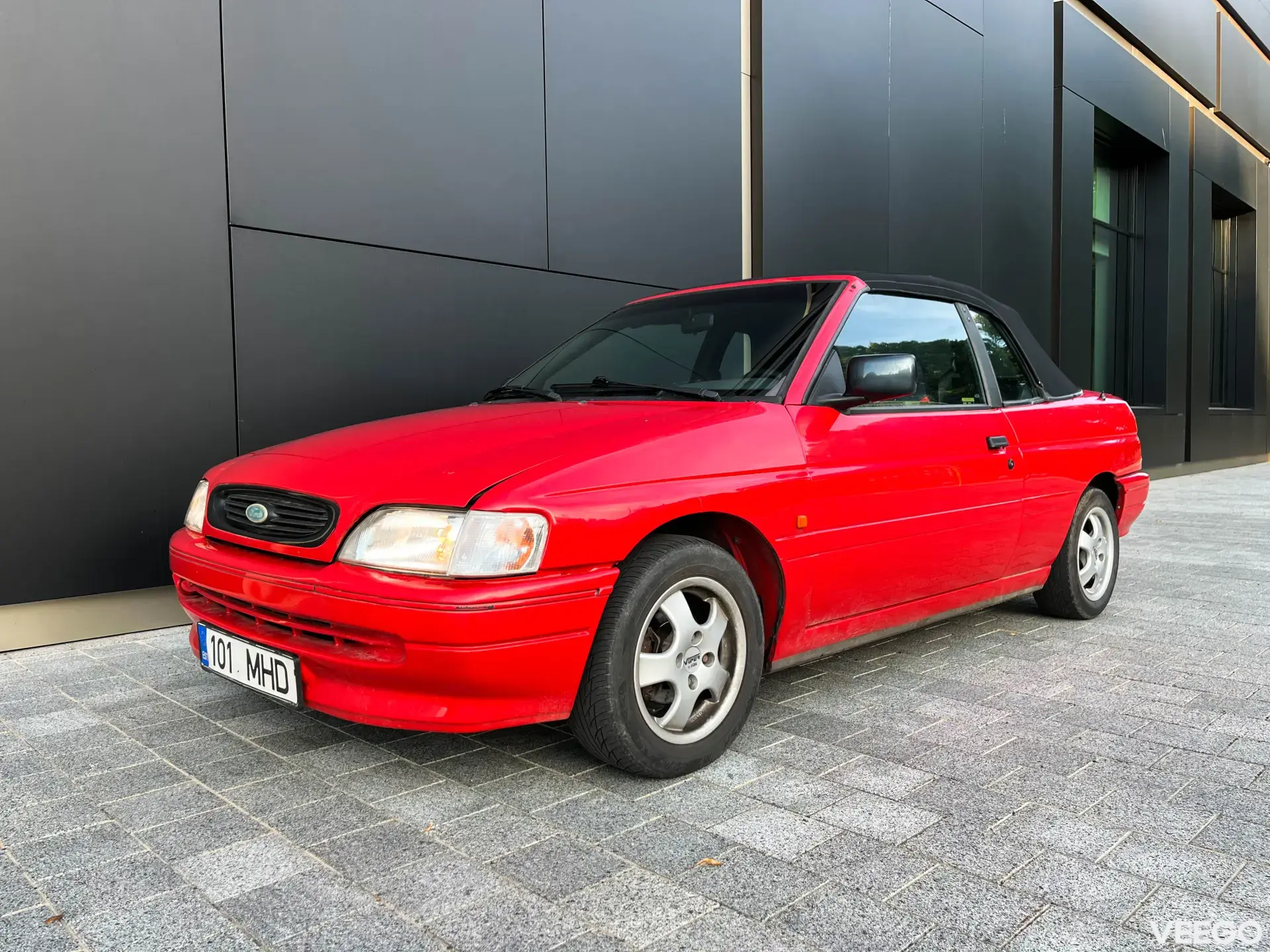 Ford Escort 1.6 77kW