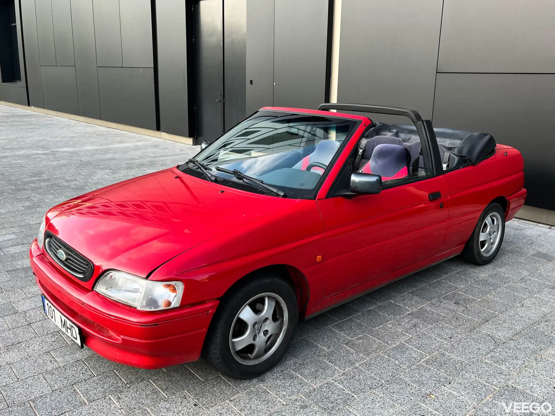 Ford Escort 1.6 77kW