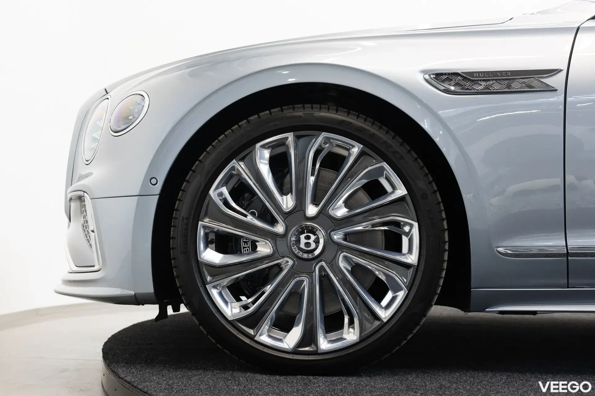 Bentley FLYING SPUR V8 Mulliner PHEV 8-k aut. 4 575kW