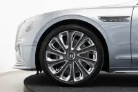 Bentley FLYING SPUR V8 Mulliner PHEV 8-k aut. 4 575kW thumbnail