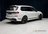 BMW X7 M60i xDrive M Sport Pro Exklusiv 3.99% Sky Lounge B&W MOMS 390kW thumbnail