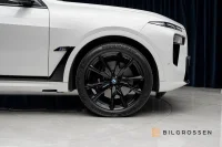 BMW X7 M60i xDrive M Sport Pro Exklusiv 3.99% Sky Lounge B&W MOMS 390kW thumbnail