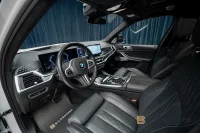 BMW X7 M60i xDrive M Sport Pro Exklusiv 3.99% Sky Lounge B&W MOMS 390kW thumbnail
