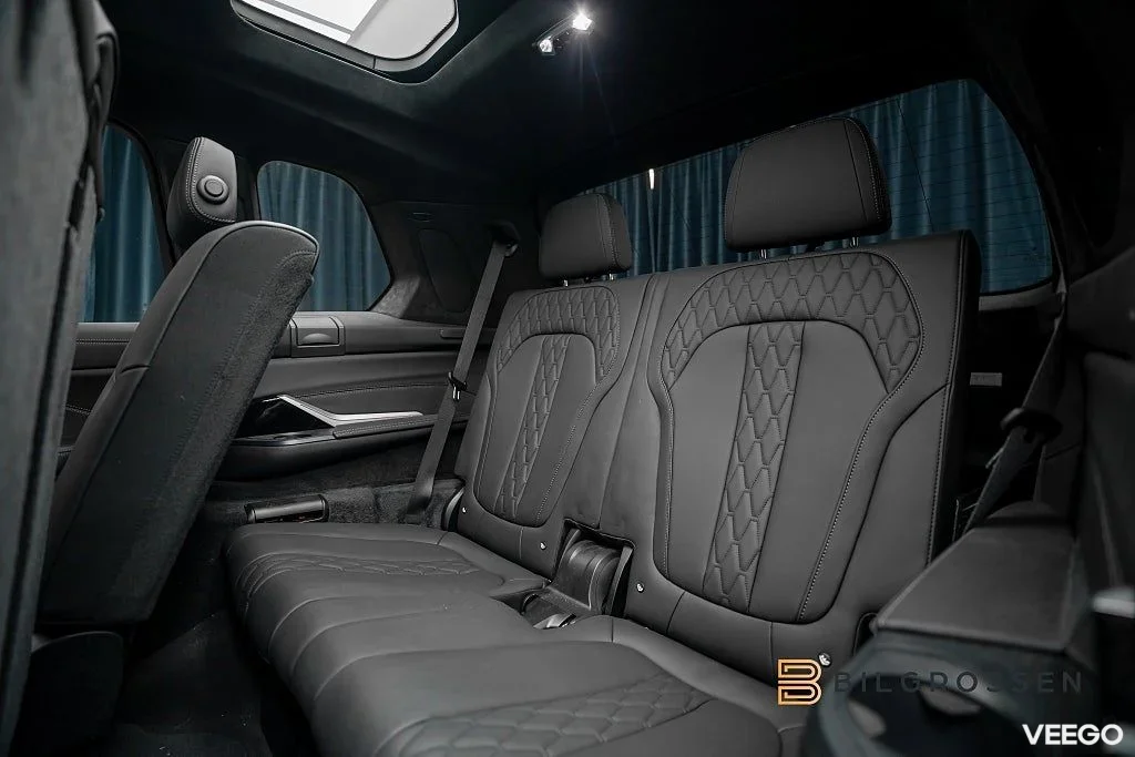 BMW X7 M60i xDrive M Sport Pro Exklusiv 3.99% Sky Lounge B&W MOMS 390kW