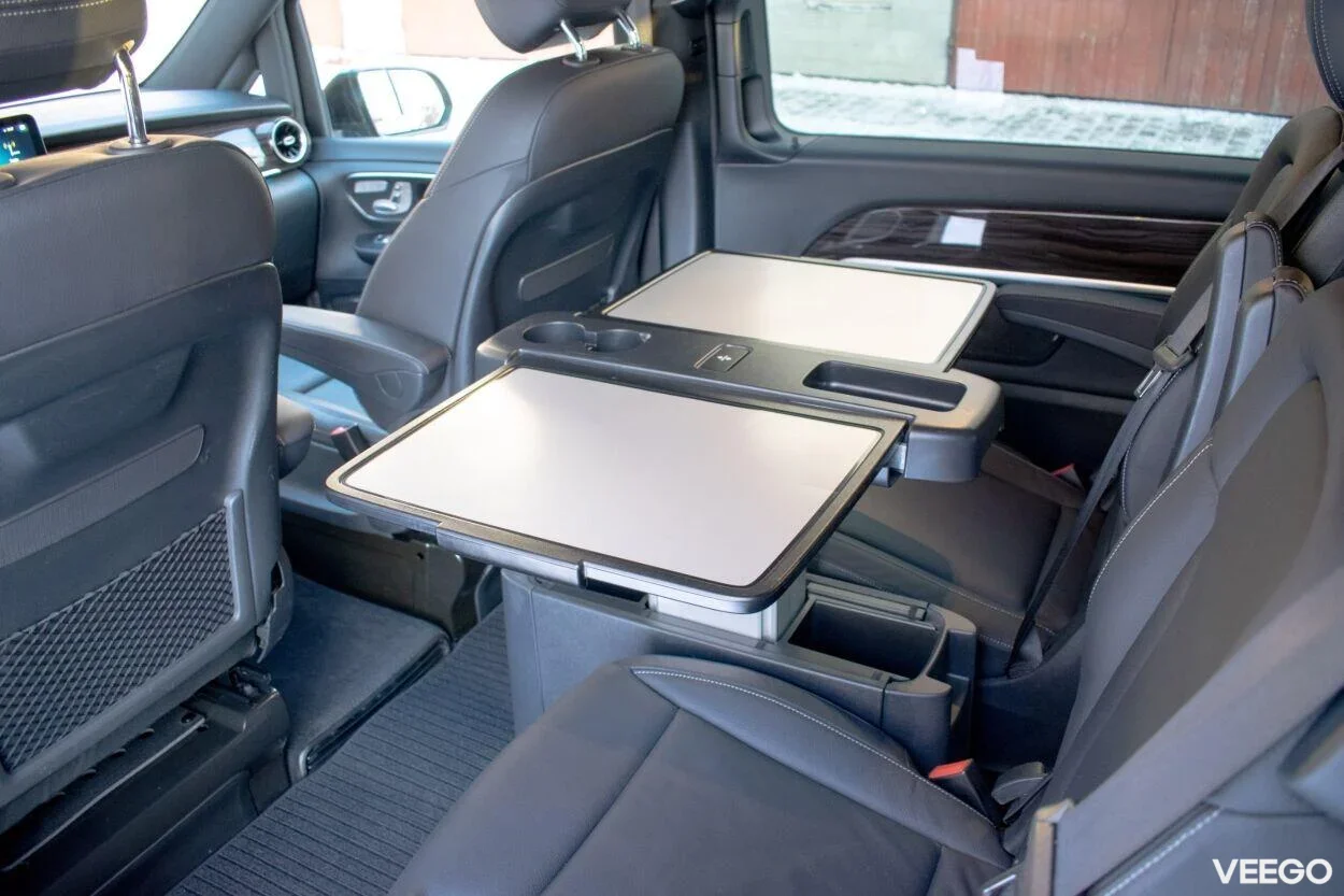 Mercedes-Benz V300 4M AMG Night Assist Wntr 6K 2 174kW