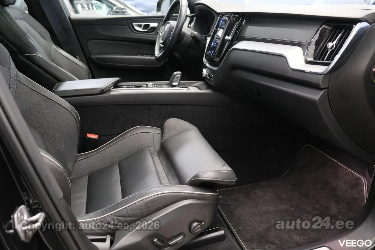 Volvo XC60 T8 Recharge R-Design AWD 2 288kW