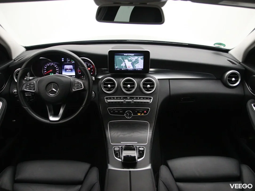 Mercedes-Benz C350 2 205kW