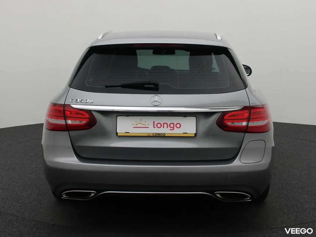 Mercedes-Benz C350 2 205kW