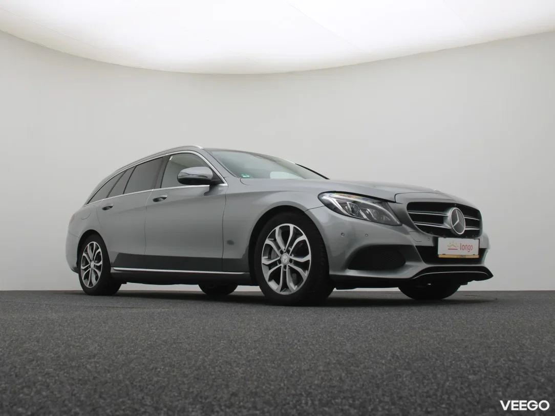 Mercedes-Benz C350 2 205kW