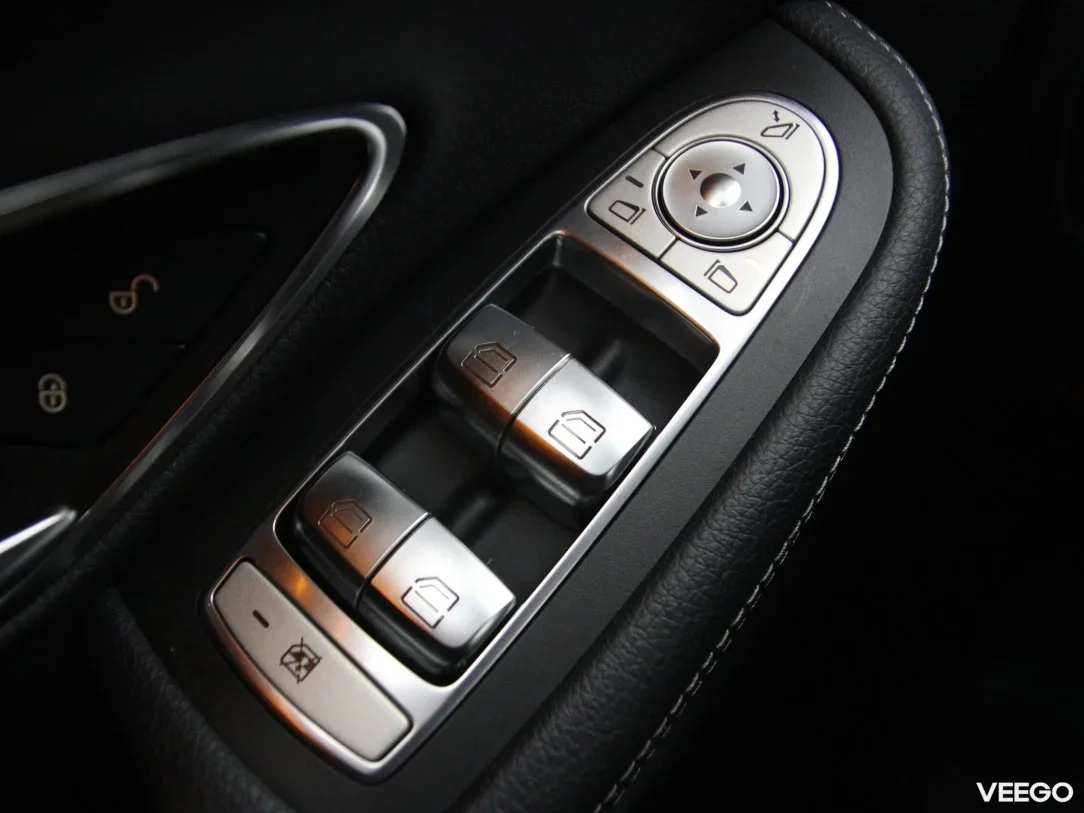 Mercedes-Benz C350 2 205kW