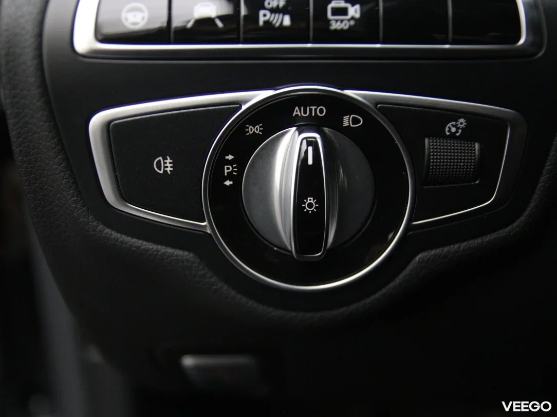 Mercedes-Benz C350 2 205kW