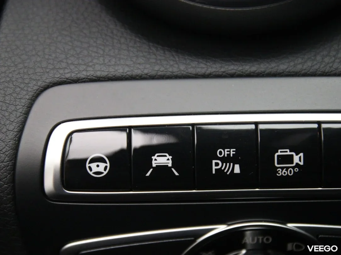 Mercedes-Benz C350 2 205kW