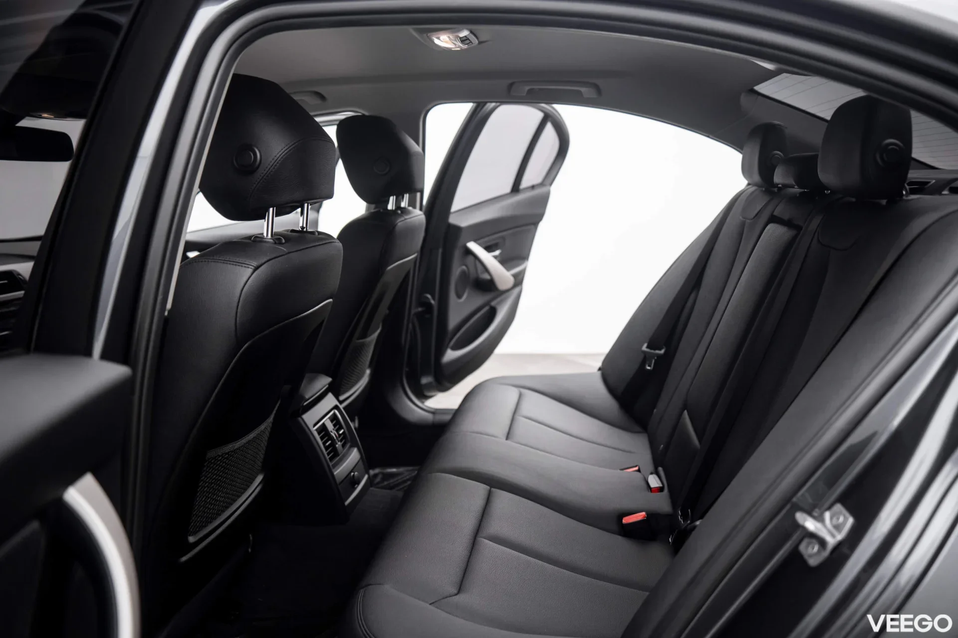 BMW 330 e Advantage 2.0 185kW