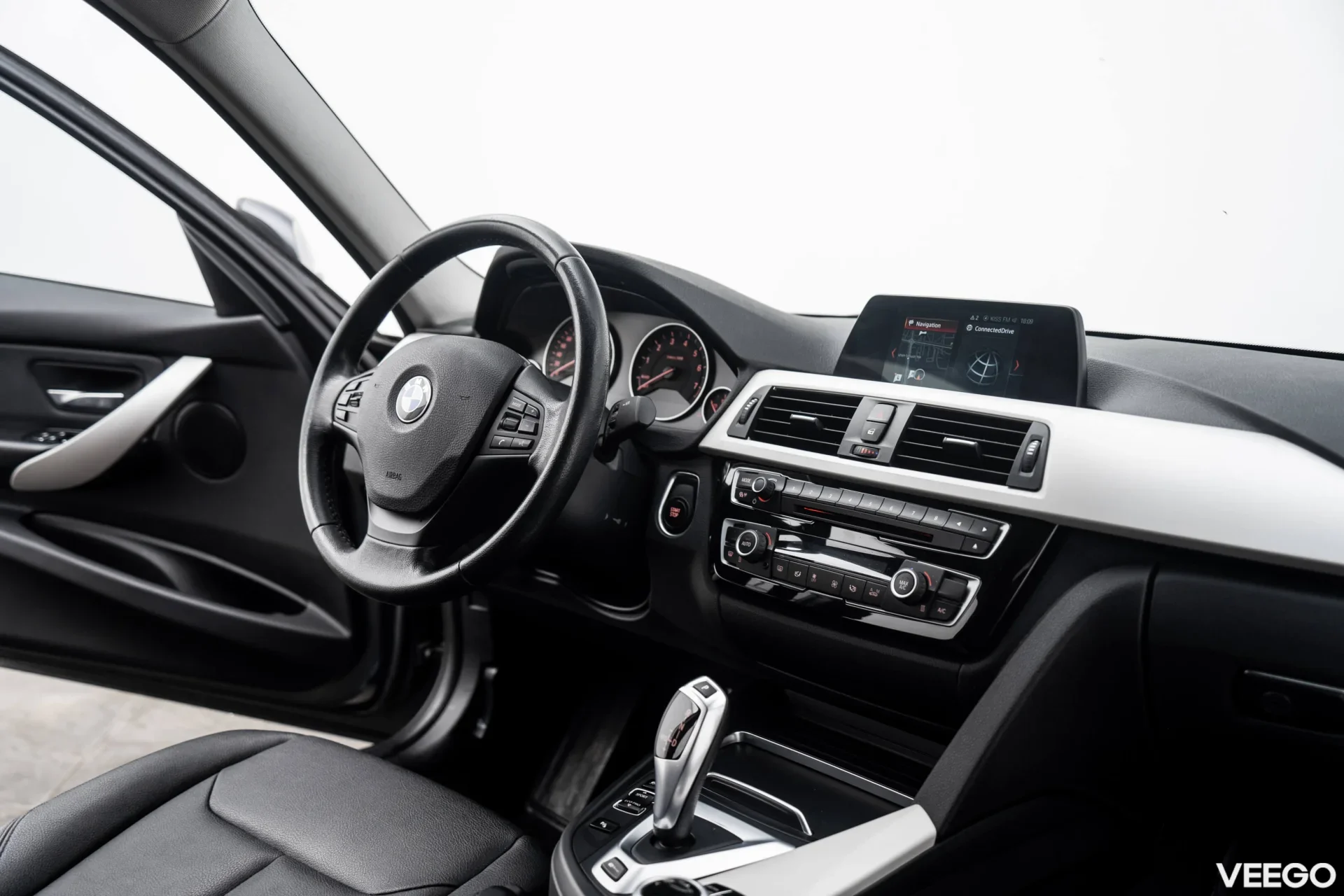 BMW 330 e Advantage 2.0 185kW