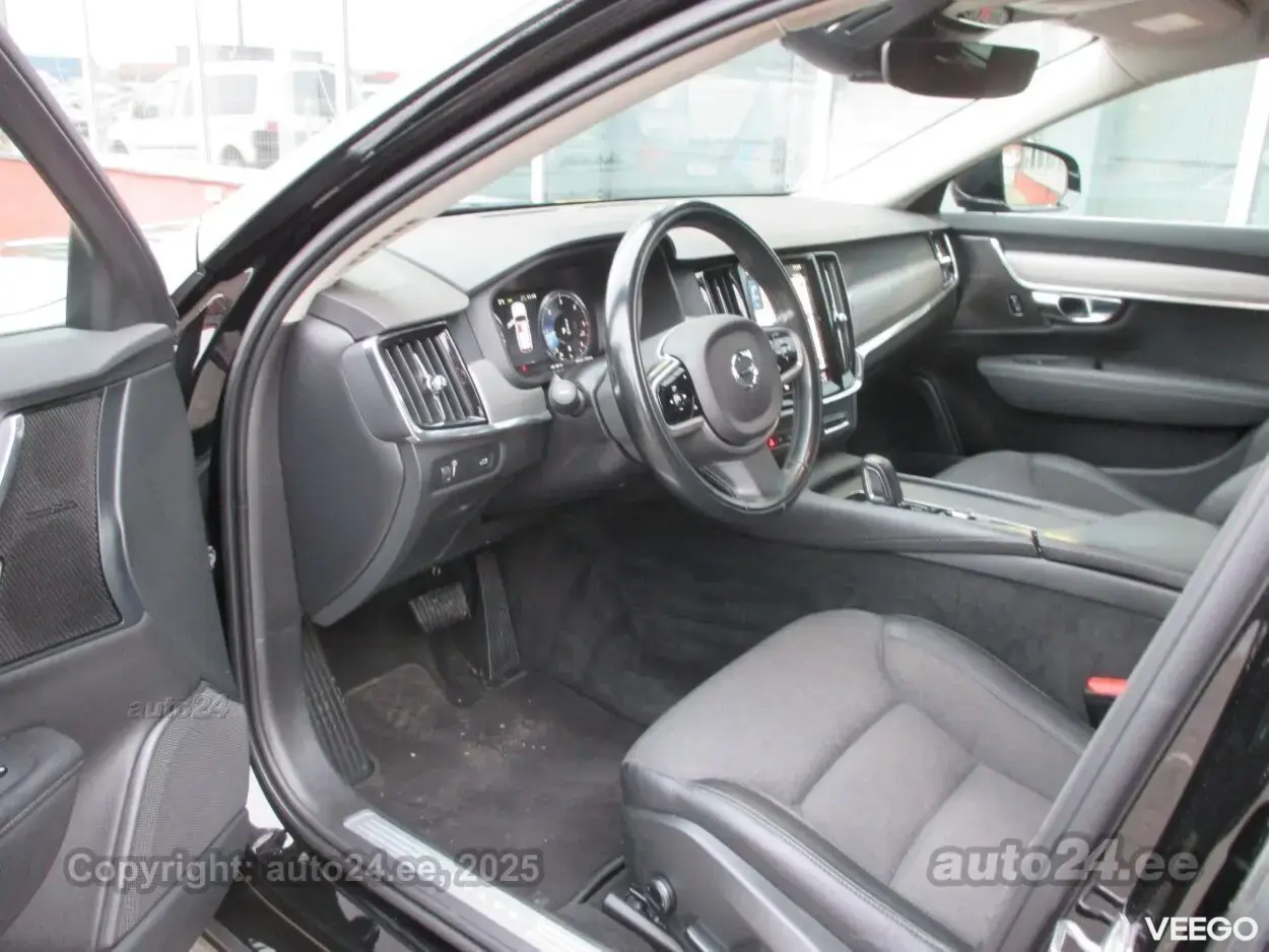 Volvo V90 AWD Momentum 2.0 KERS 145kW 2.0 145kW