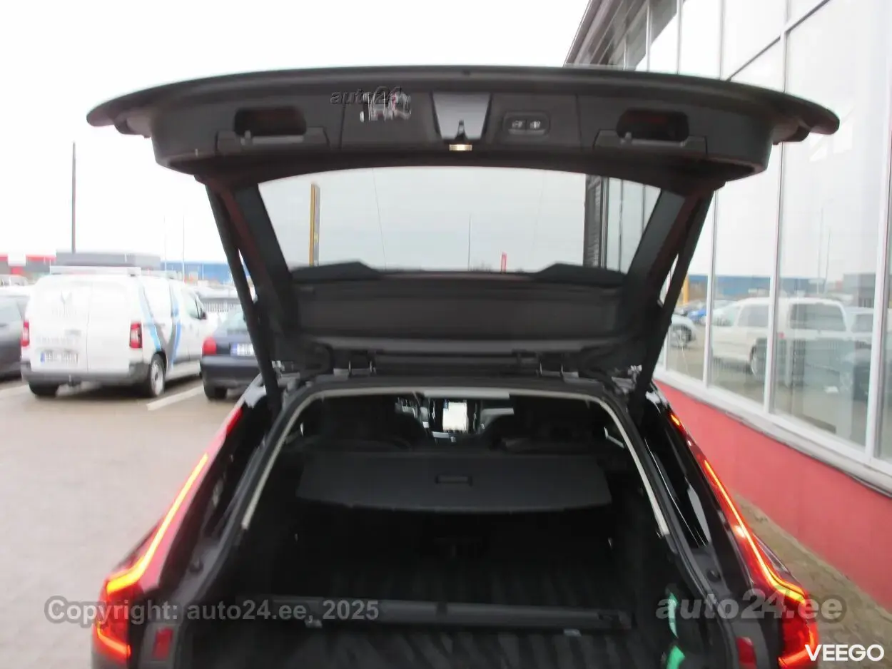 Volvo V90 AWD Momentum 2.0 KERS 145kW 2.0 145kW