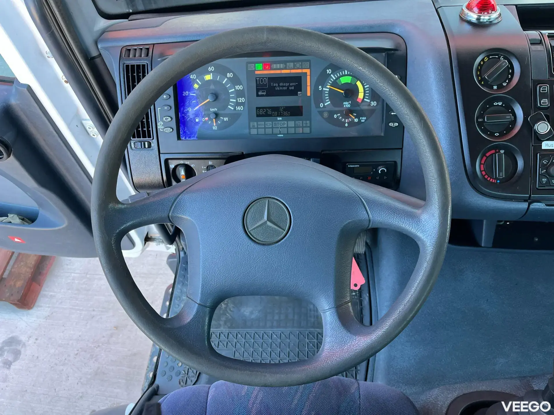 Mercedes-Benz Atego VERSALIFT VST-237-NF / 13,5 m 130kW