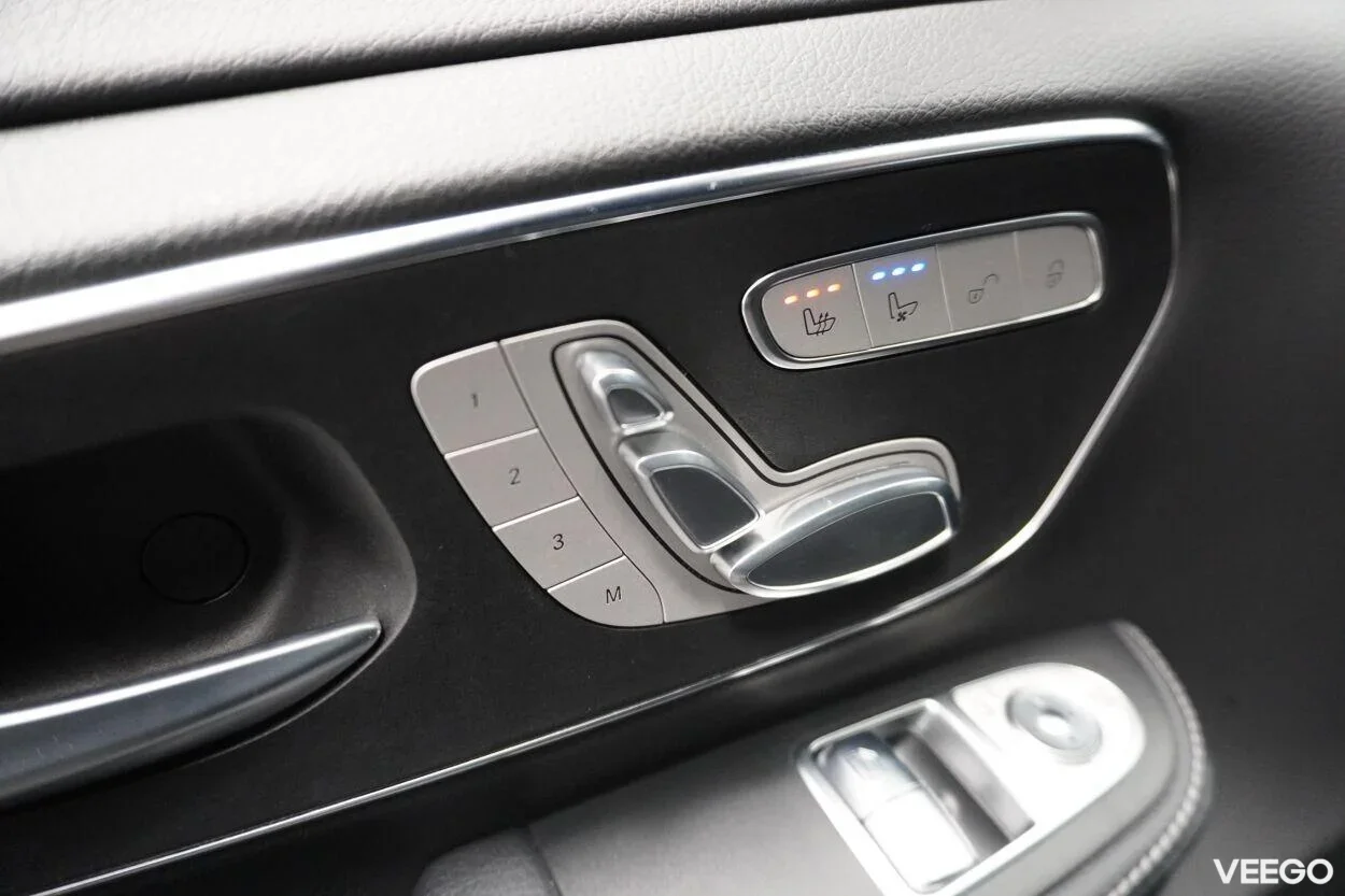 Mercedes-Benz V300 d Avantgarde A2 4MATIC AMG pakett 2 174kW