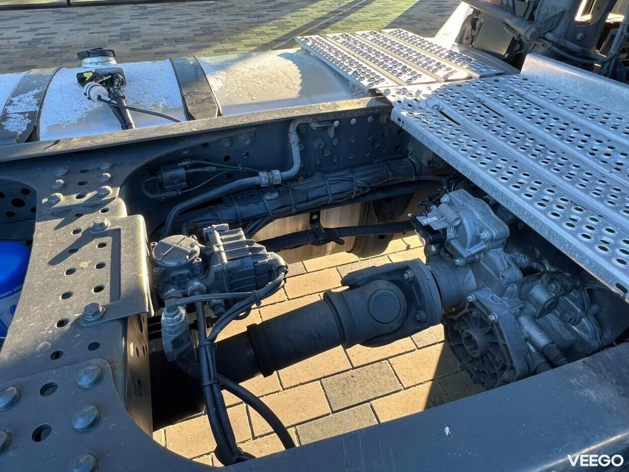 Mercedes-Benz Actros 1845LS BigSpace 12.8 330kW