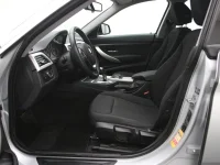 BMW 320 2 135kW thumbnail