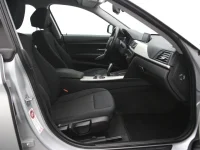 BMW 320 2 135kW thumbnail