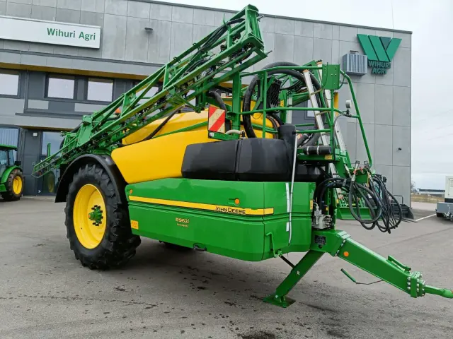 Image of John Deere R962i