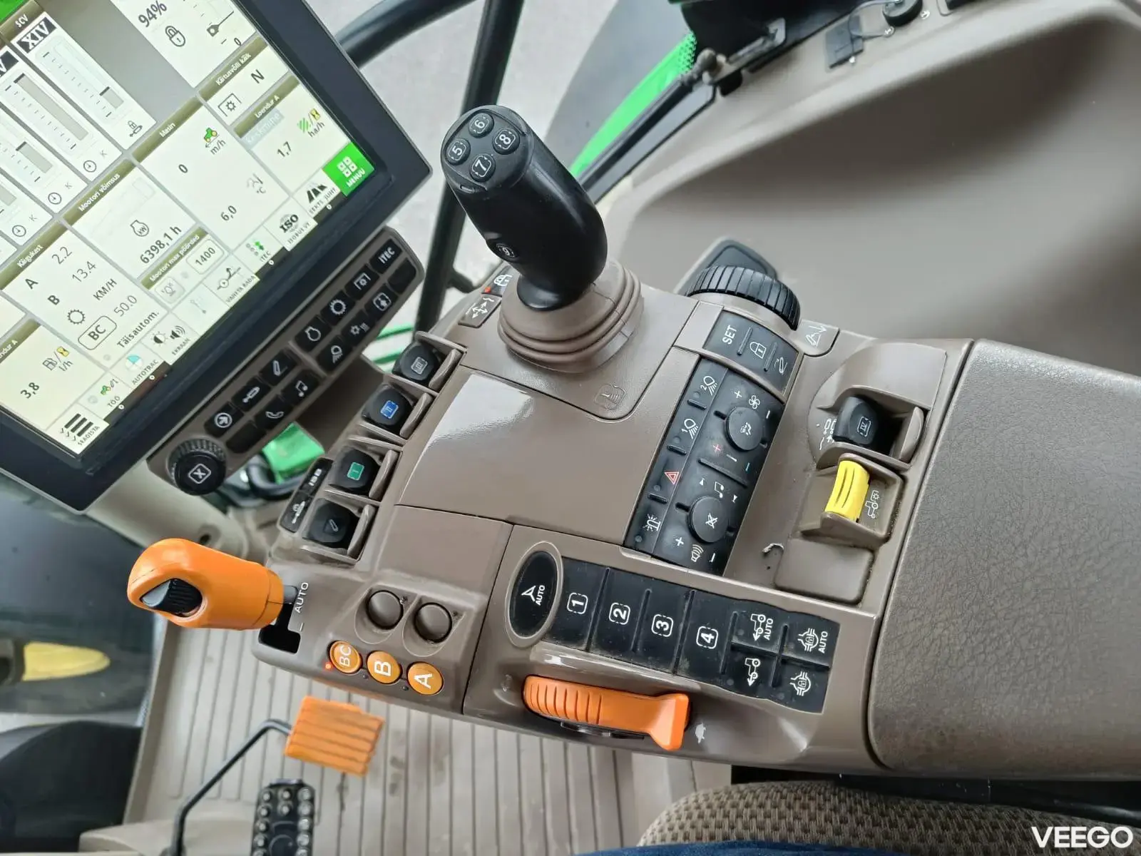 John Deere 6215R 188kW