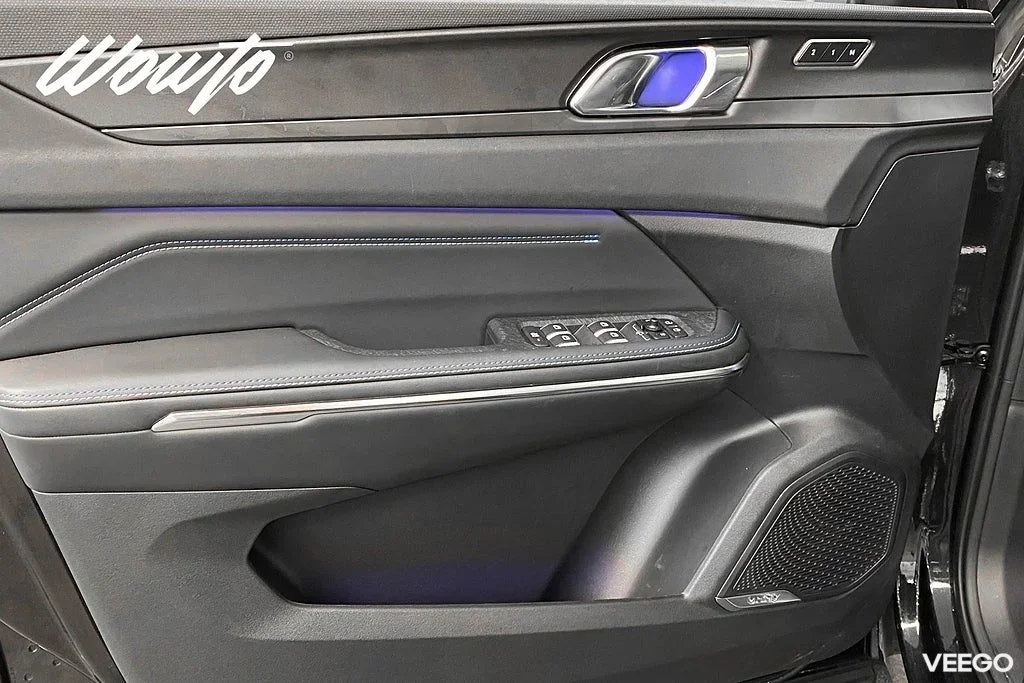 Lynk & Co 01 PHEV DCT 261HK / Pano / Infinity / 360 / 4.95% 192kW