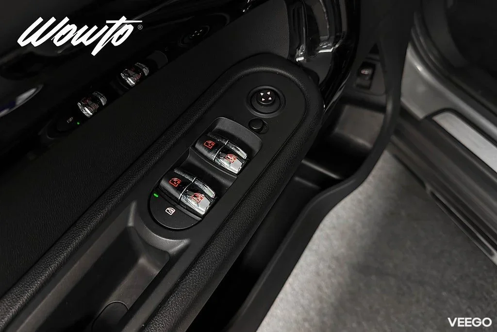 Mini Countryman Cooper S ALL4 Experience Salt / Navi 141kW