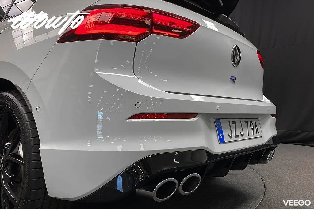 Volkswagen Golf R DSG 333HK /20 years /Matrix /Keyless/4.95% 245kW