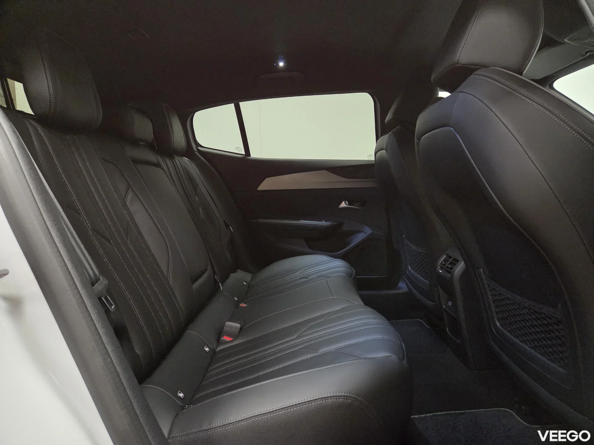 Peugeot 408 PureTech 130 AT8 1.2 96kW