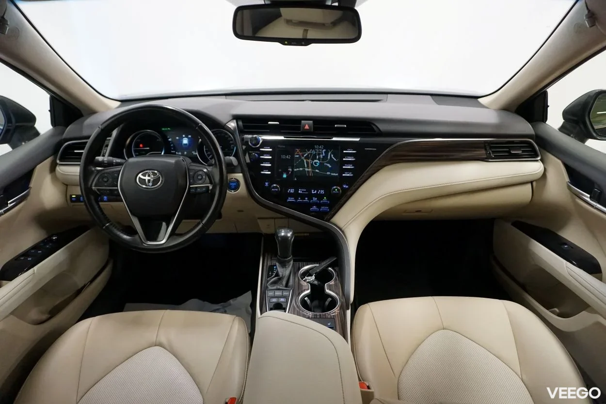 Toyota Camry Executive 2.5 131kW