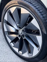 Skoda Enyaq 80 / 82kWh 150kW thumbnail