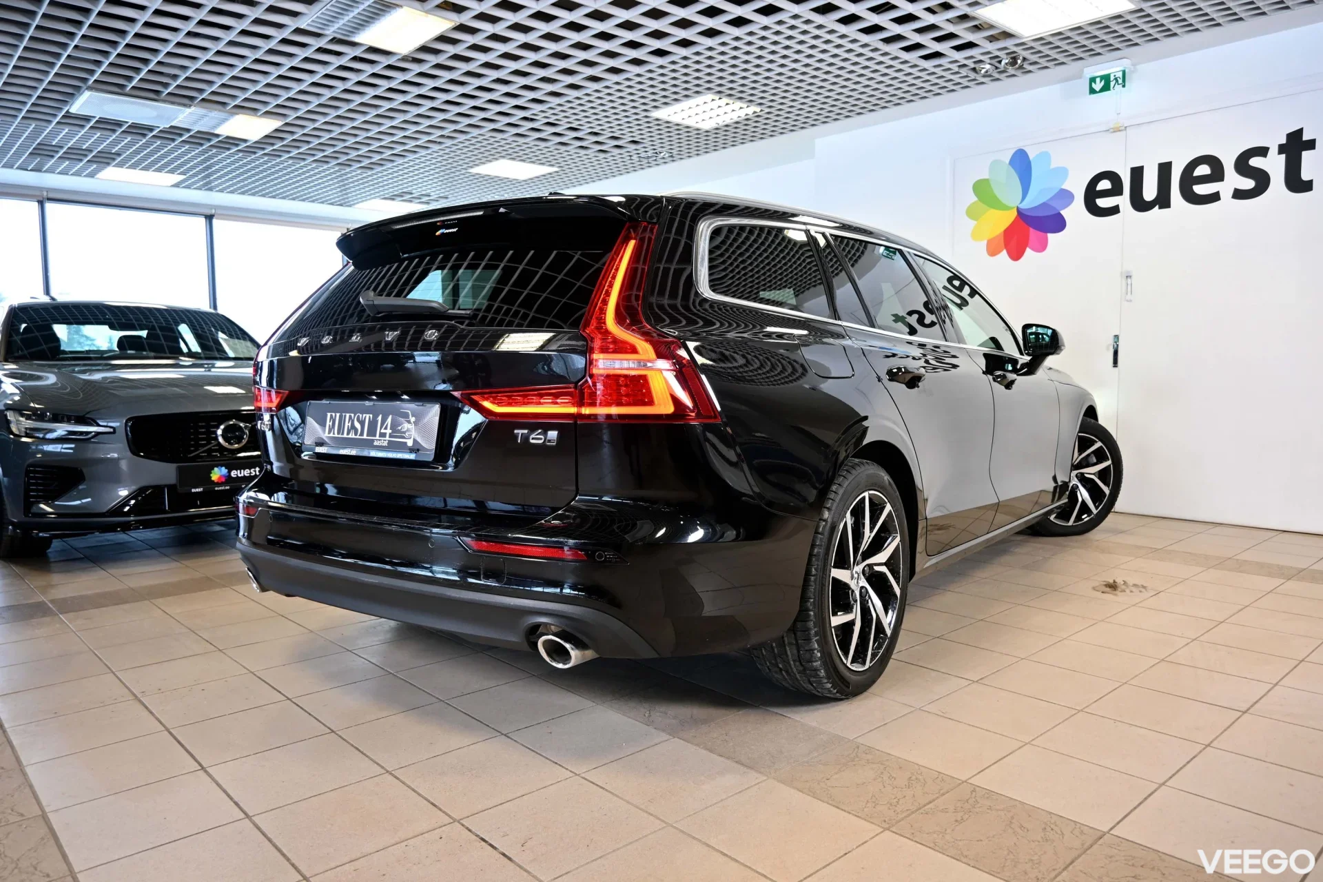 Volvo V60 T6 AWD H&K PLUS INTELLI SAFE PRO 2 253kW
