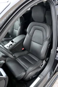 Volvo V60 T6 AWD H&K PLUS INTELLI SAFE PRO 2 253kW thumbnail