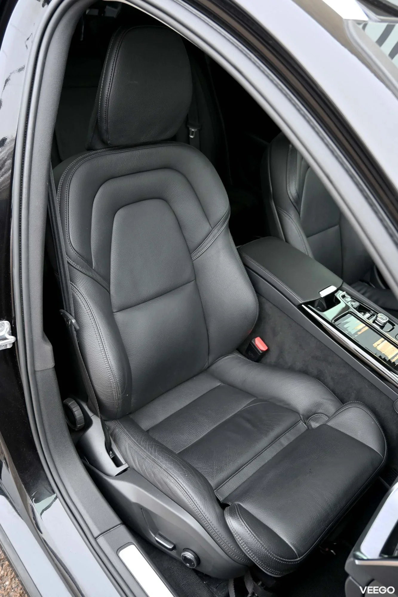 Volvo V60 T6 AWD H&K PLUS INTELLI SAFE PRO 2 253kW