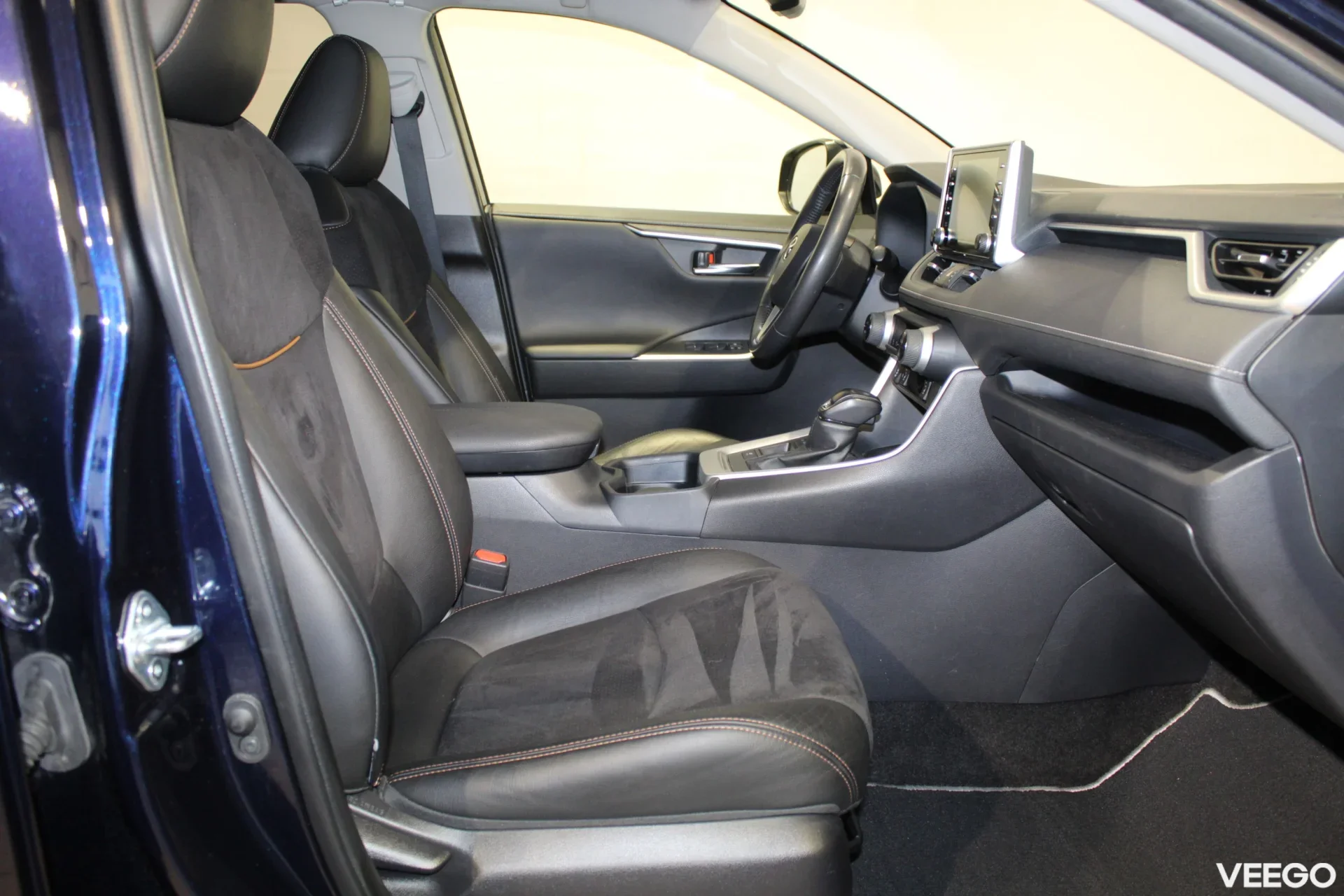 Toyota RAV4 Luxury Plus 2.5 131kW