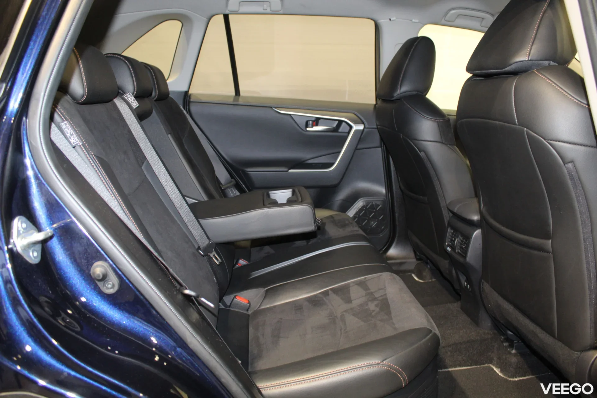 Toyota RAV4 Luxury Plus 2.5 131kW