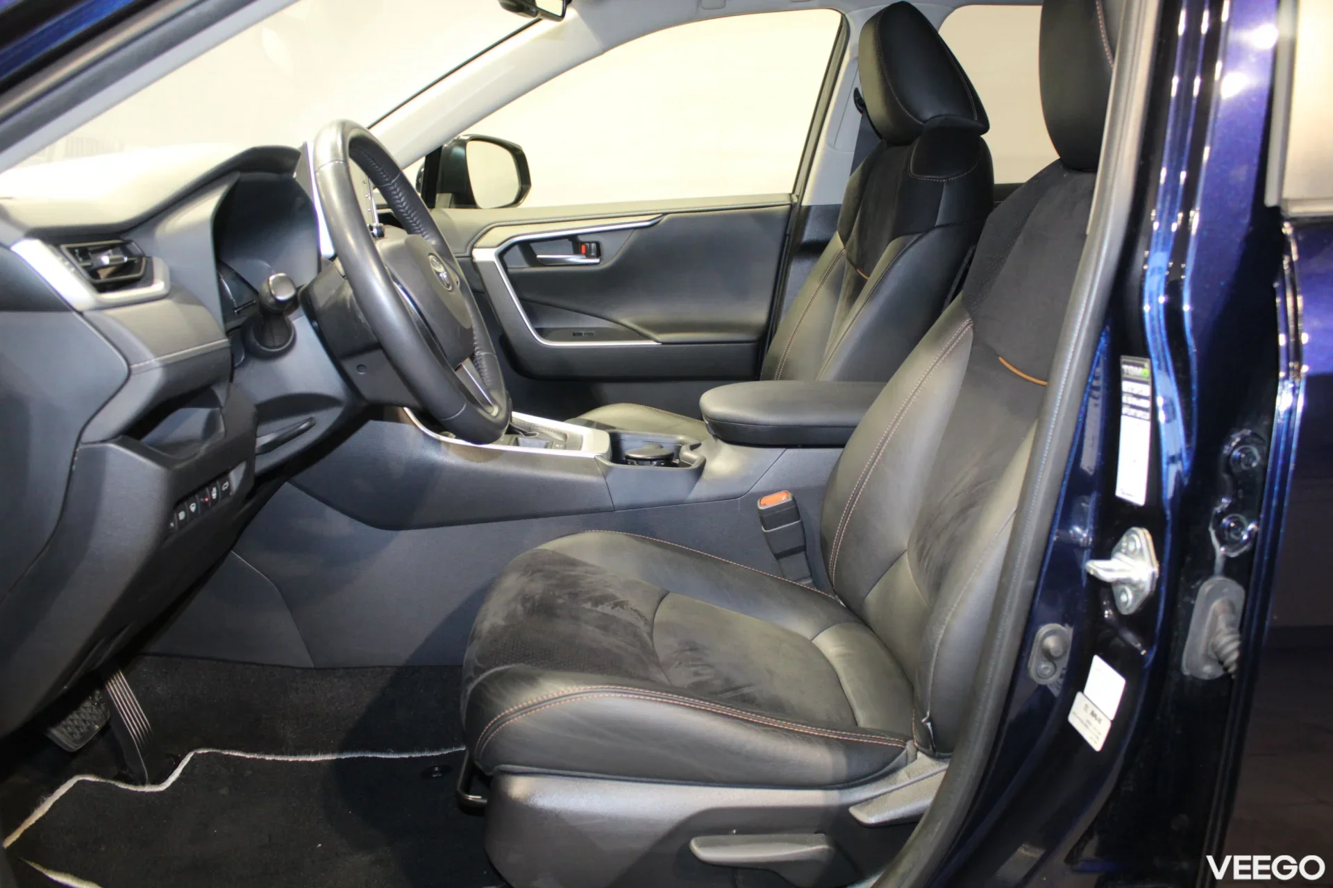 Toyota RAV4 Luxury Plus 2.5 131kW