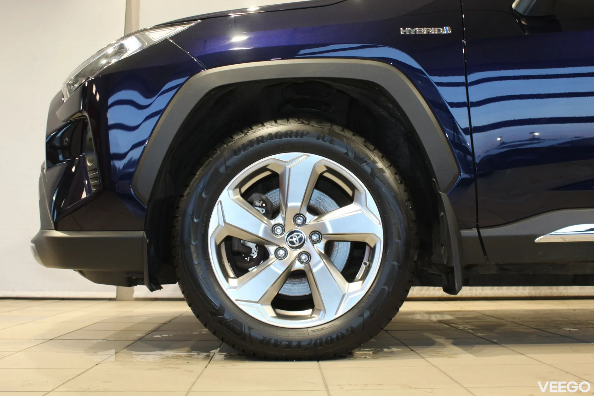 Toyota RAV4 Luxury Plus 2.5 131kW