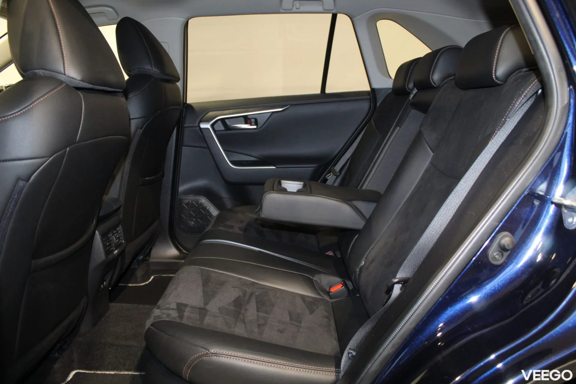 Toyota RAV4 Luxury Plus 2.5 131kW