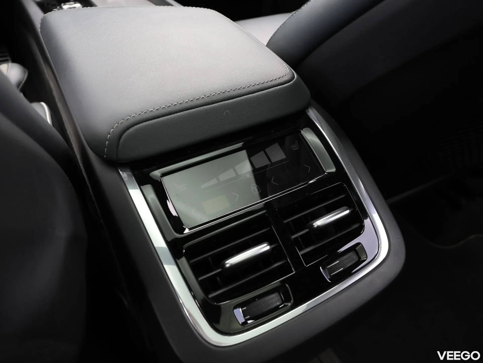 Volvo XC60 B5 AWD Dark Edition Intelli Safe 2 184kW