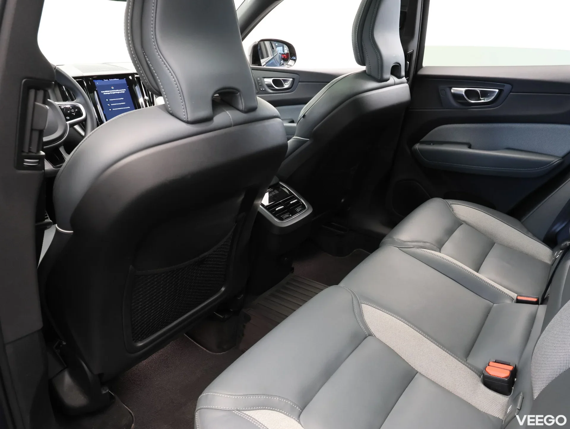 Volvo XC60 B5 AWD Dark Edition Intelli Safe 2 184kW