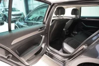 Volkswagen Passat R-LINE 2 140kW thumbnail