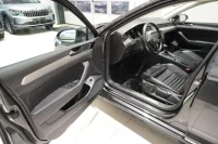 Volkswagen Passat R-LINE 2 140kW thumbnail