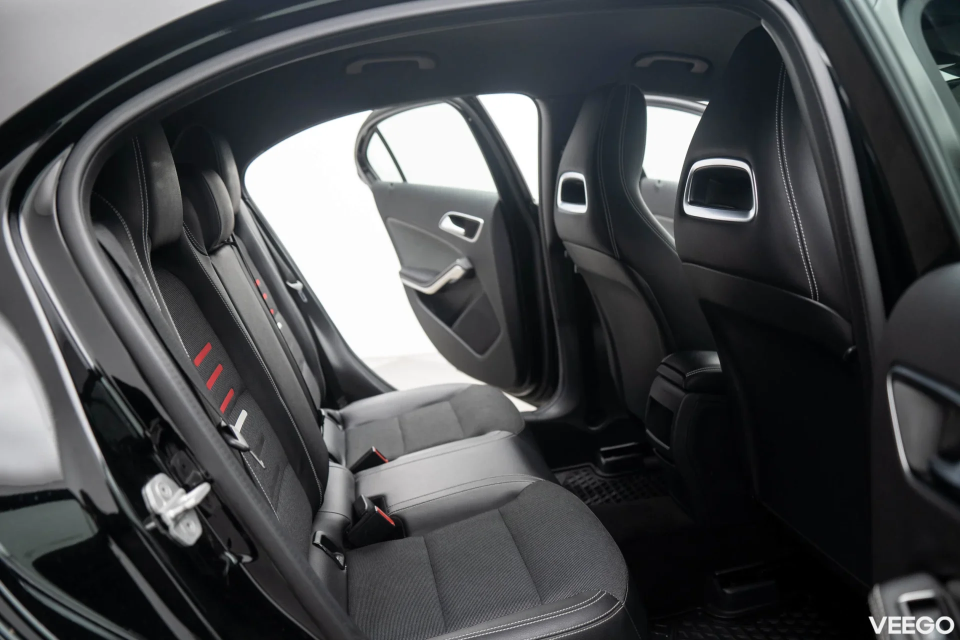 Mercedes-Benz A180 BlueEFFICIENCY 1.5 80kW