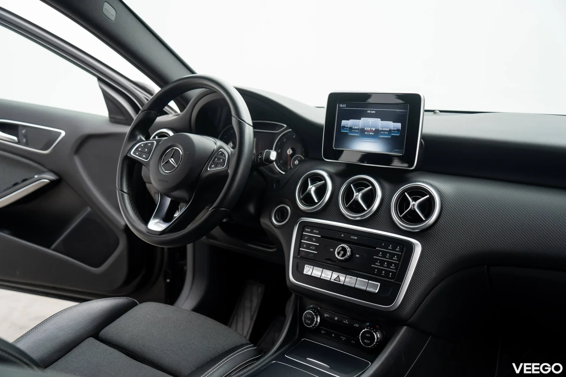 Mercedes-Benz A180 BlueEFFICIENCY 1.5 80kW