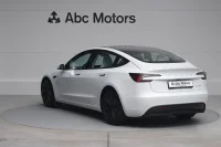 Tesla Model 3 Highland Long Range AWD 153kW thumbnail