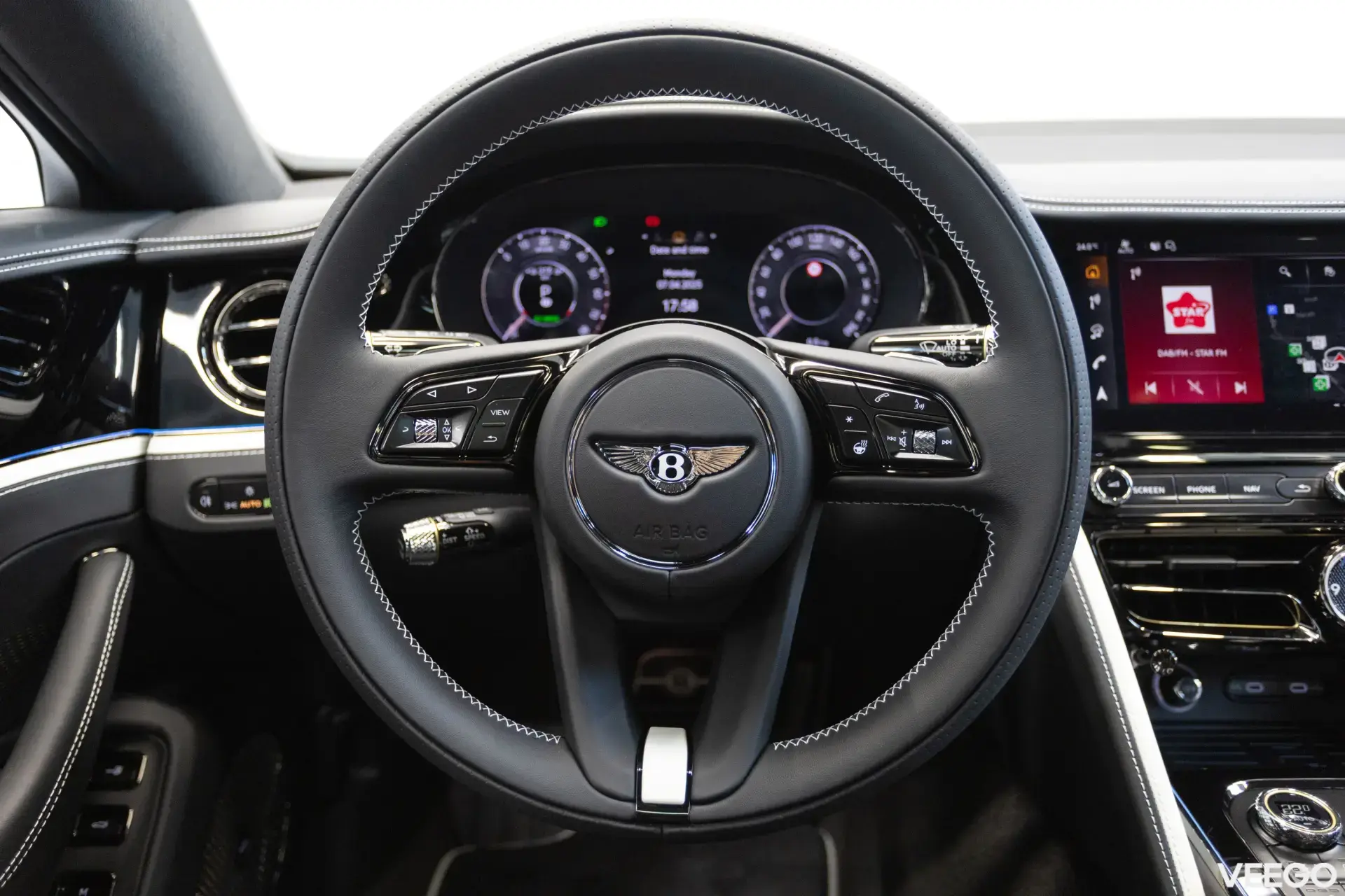 Bentley FLYING SPUR V8 Speed PHEV 4 575kW