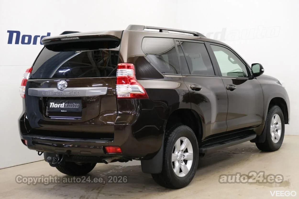 Toyota Land Cruiser Luxury 4WD 2.8 130kW